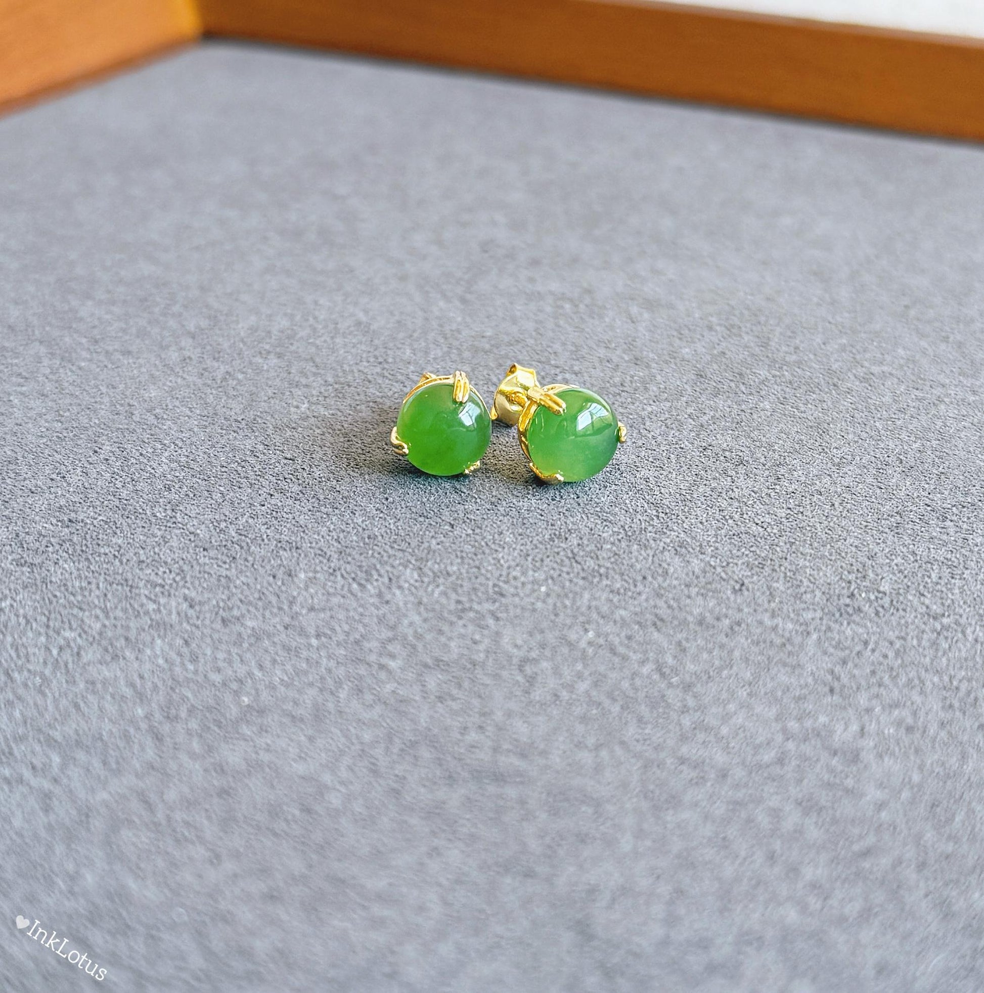8mm Green Nephrite Jade Stud Earrings