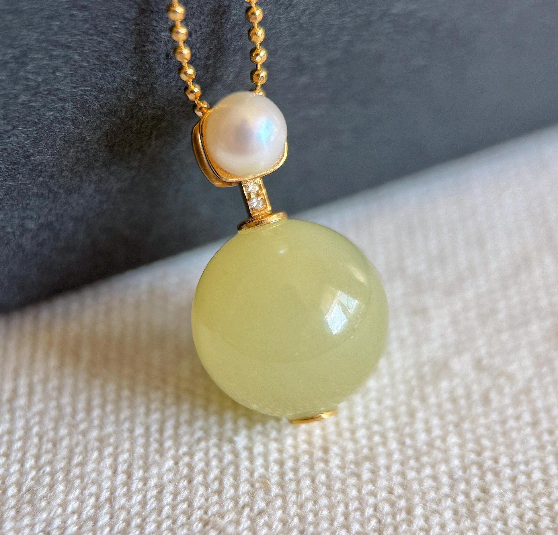 Yellow Jade & Pearl Pendant – 18K Gold