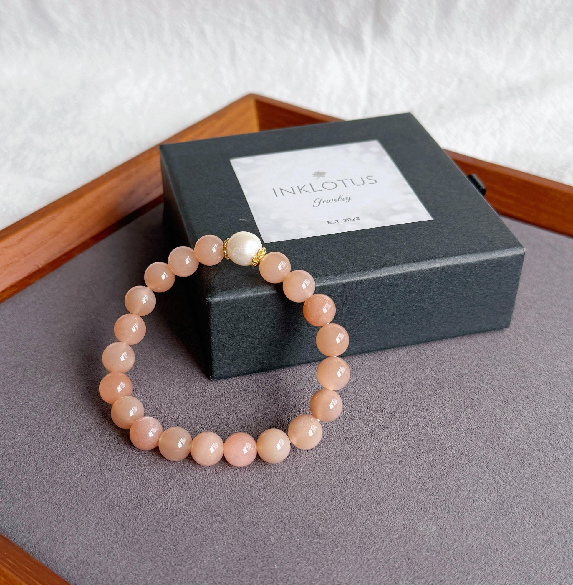8.5mm Natural and High-grade Peach Moonstone with Freshwater Pearl Bracelet | New Beginnings & Feminine Energy