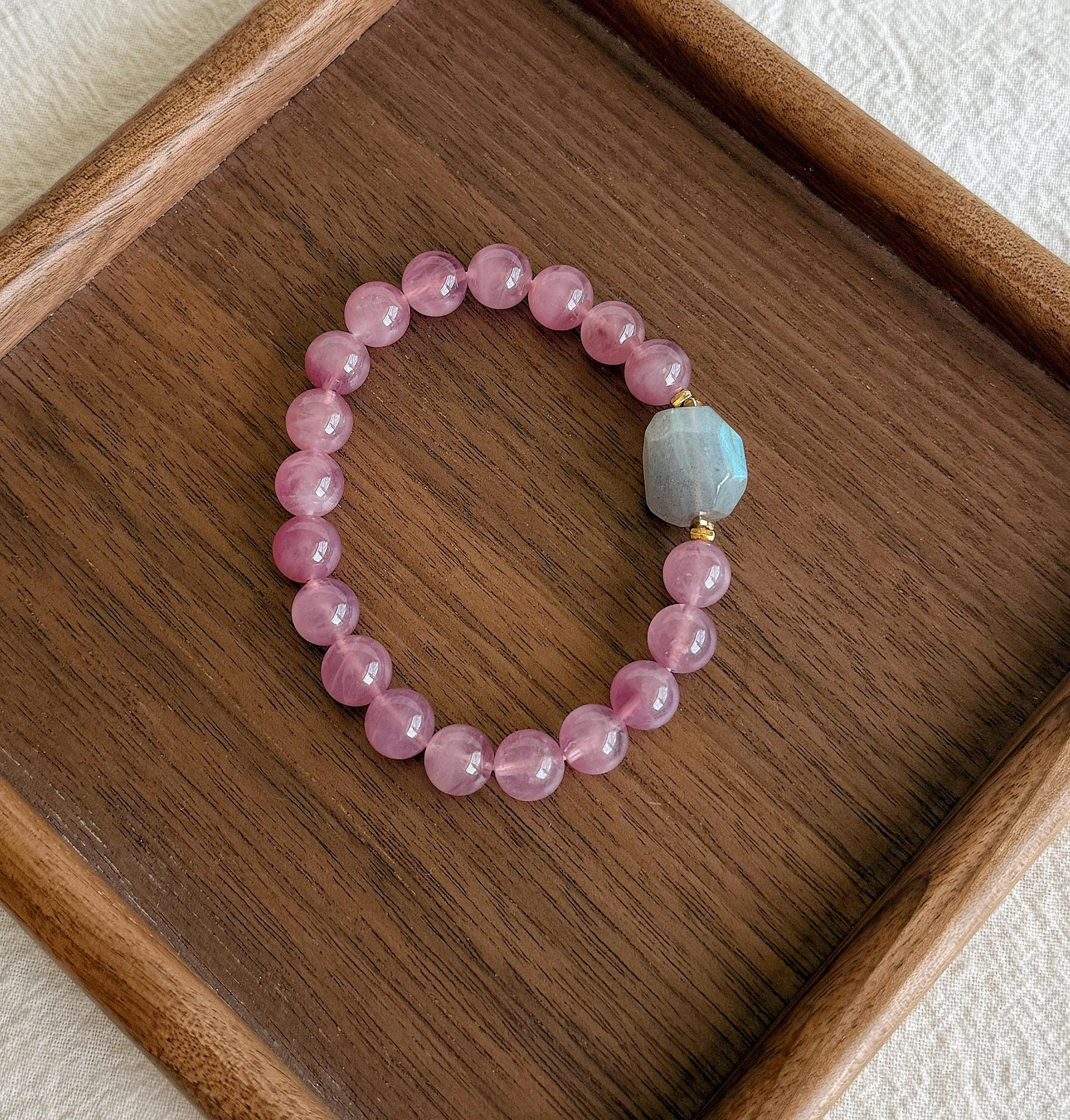 Natural Madagascar Rose Quartz Bracelet | 8.5mm Pink-Purple Gemstone Beads with Labradorite Centerpiece