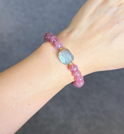 Natural Madagascar Rose Quartz Bracelet | 8.5mm Pink-Purple Gemstone Beads with Labradorite Centerpiece