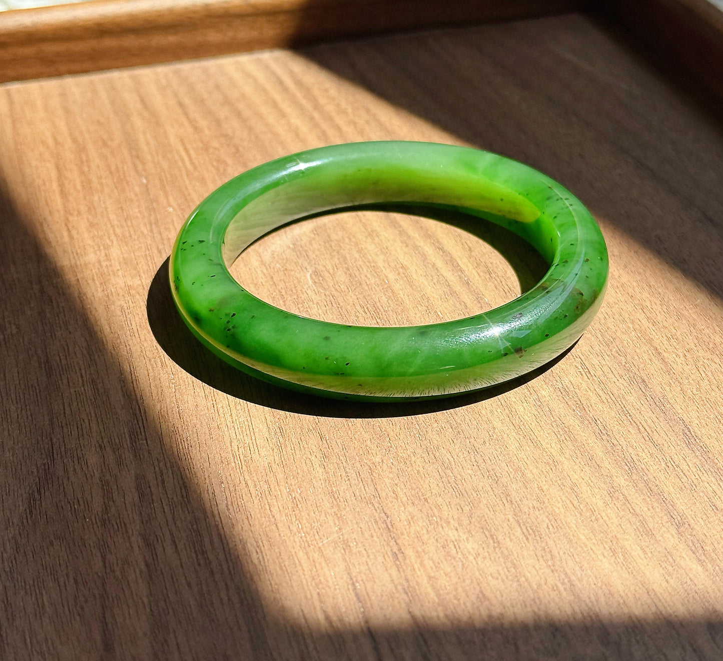 Certified Green Nephrite Jade Bangle 59mm | Natural and Fine Jade Jewelry