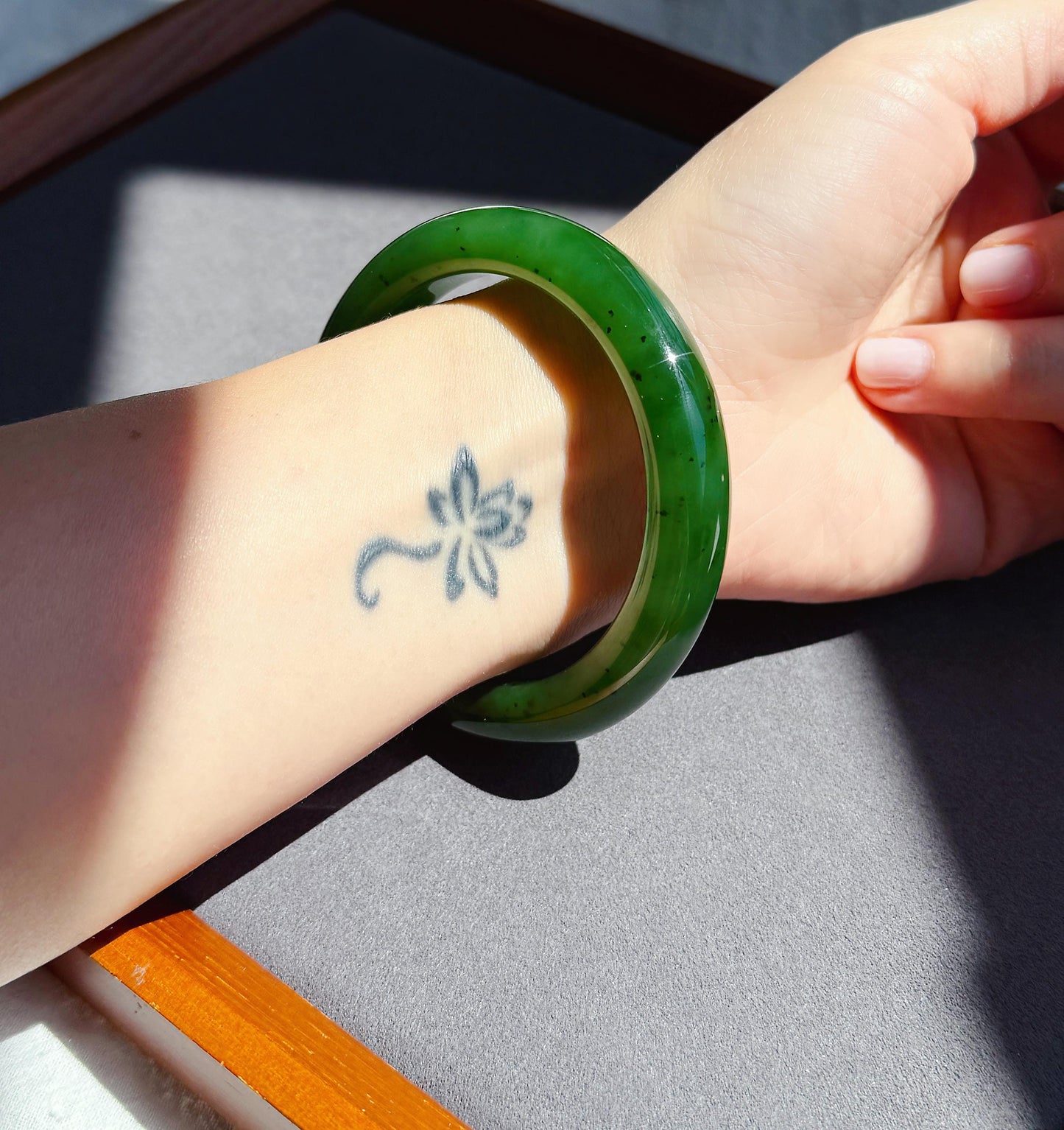 Certified Green Nephrite Jade Bangle 59mm | Natural and Fine Jade Jewelry