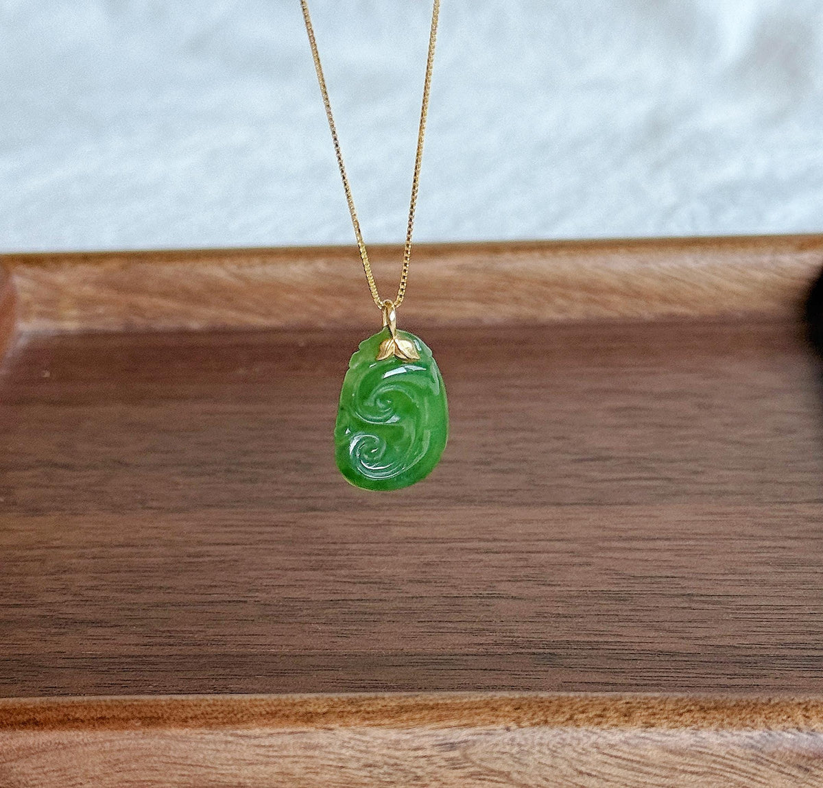 18K Gold Green Nephrite Jade Ruyi Pendant – Carved Jade Necklace | Certified Gemstone | Lucky Charm Gift