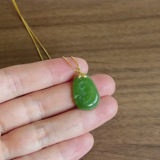 18K Gold Green Nephrite Jade Ruyi Pendant – Carved Jade Necklace | Certified Gemstone | Lucky Charm Gift